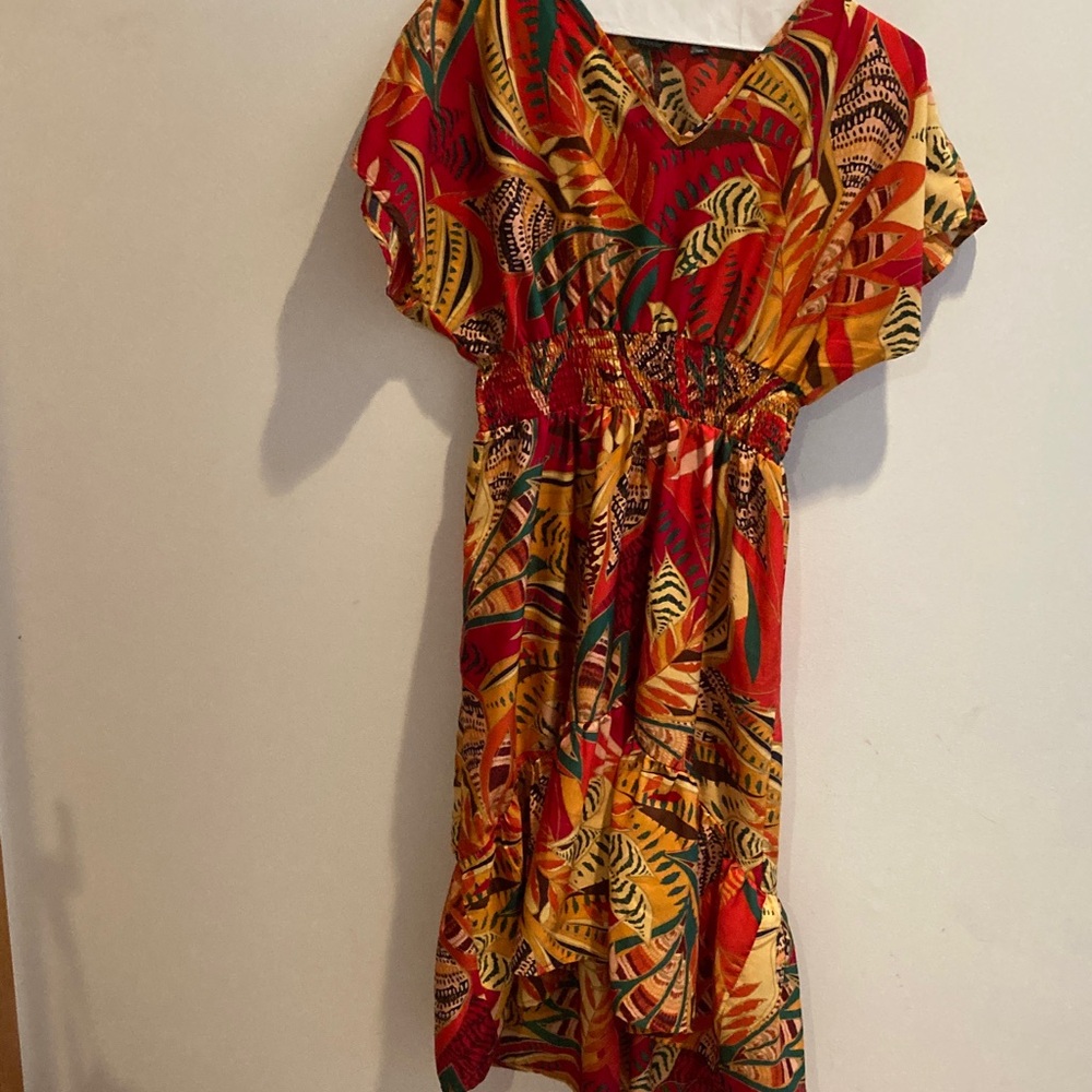 Great to wear onTHANKGIIVING  Red and Green Patterned Dress small designer vibe